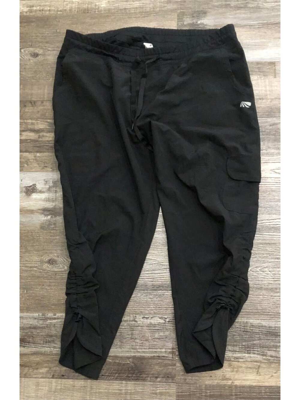 Marika Womens XL Black Crop Cropped Cargo Pants